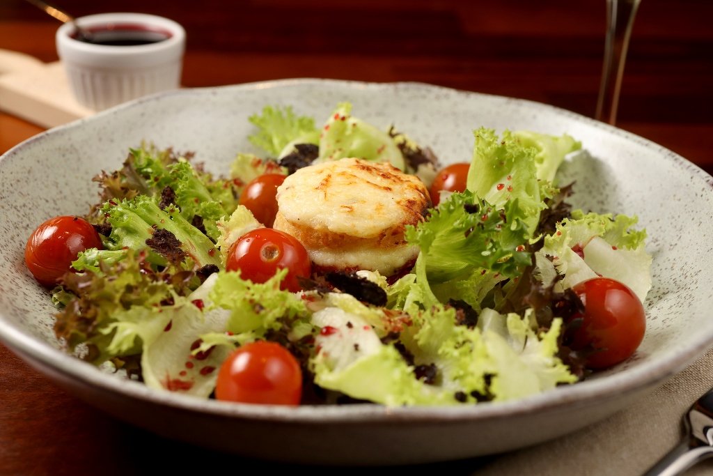 INSALATA DI FOGLIE E FORMAGGIO - Crédito Daniel Cancini