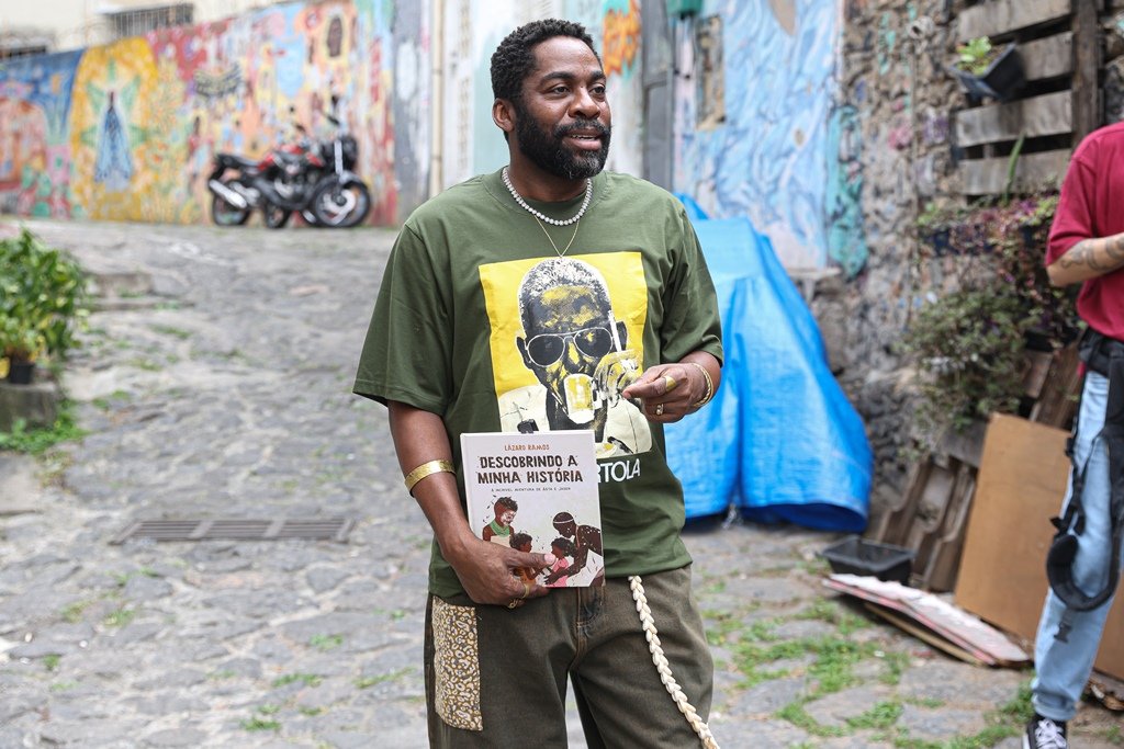 Lazaro Ramos lança livro no RJ